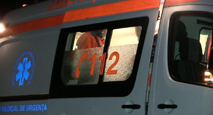 Caz șocant la Pașcani. O tânără și-a aruncat bebelușul nou născut în wc-ul din curte