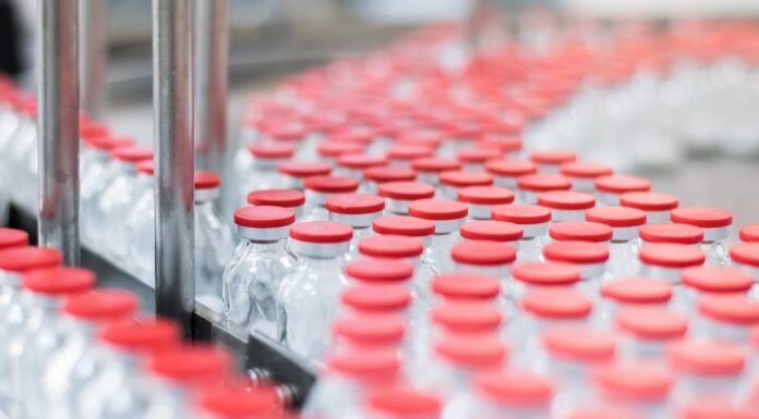 Newsweek: Jumătate dintre pacienții cu infecții din Anglia, tratați cu antibiotice făcute la Iași