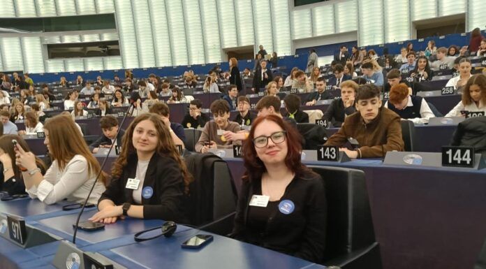 Liceenii de la Miron Costin, în Parlamentul European – FOTO