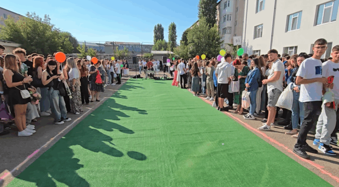 Cum a fost prima zi de școală la Pașcani, Târgu Frumos și Hârlău – FOTO/VIDEO