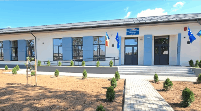 Școala inaugurată în prima zi din noul an școlar, la Bursuc Deal, comuna Lespezi – FOTO