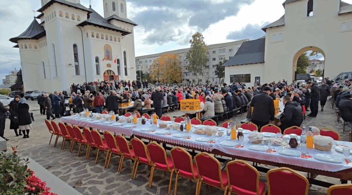 Hram la Biserica Sfânta Vineri din Pașcani, de Sfânta Parascheva – FOTO
