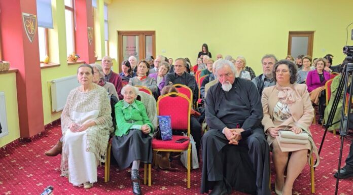 Lansare de carte și întâlnire cu profesorii pensionari la Colegiul Sadoveanu din Pașcani – VIDEO