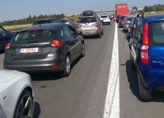 Hărţuirea pe stradă va fi pedepsită cu închisoarea, iar fluieratul sau claxonatul după femei, interzise prin lege